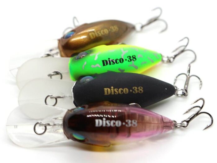 Damiki Disco Deep-38 3.8CM, 4.5gr (Floating), 236H (Black Gold Holo) - imagine 7